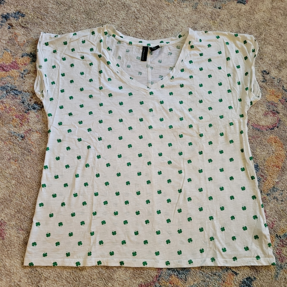 4 leaf clover tee